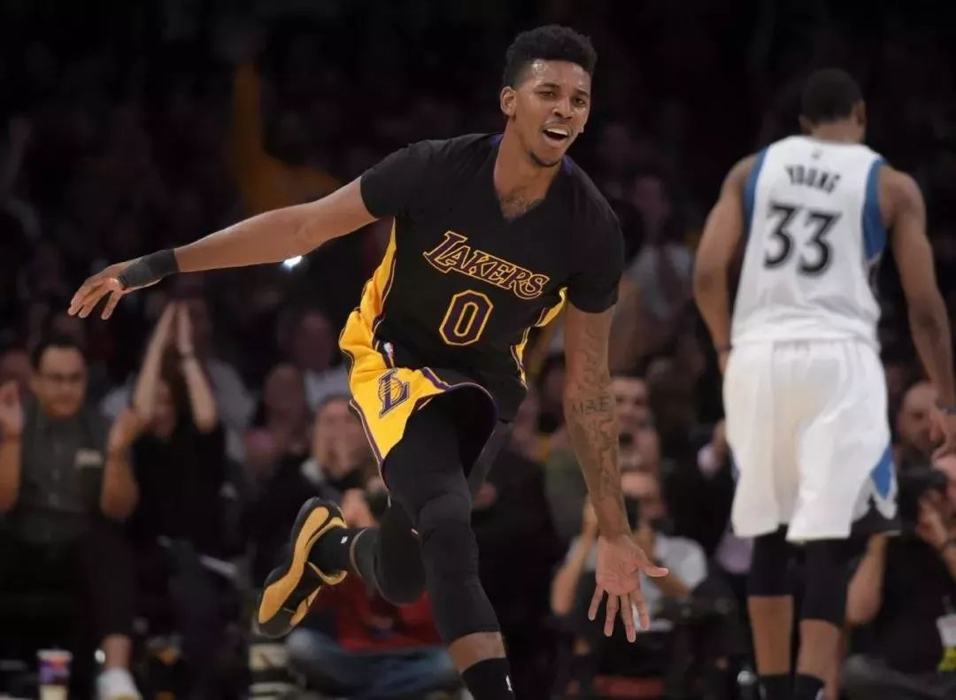 TK谈心中最佳阵容：梅罗入选、魔笛、齐达内、大罗、小罗在列（TK公布心目中最强阵容：梅罗入围，魔笛、齐达内、大罗、小罗皆上榜）