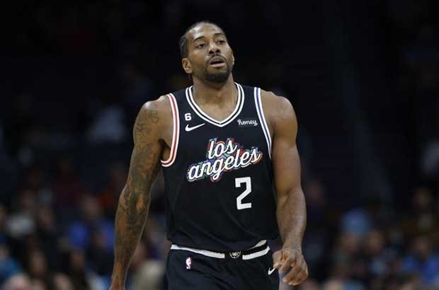 卡尔：如果我继续这样踢下去，当然是可以达到梅西那个水平的（卡尔：保持这种状态踢下去，我能达到梅西的高度）