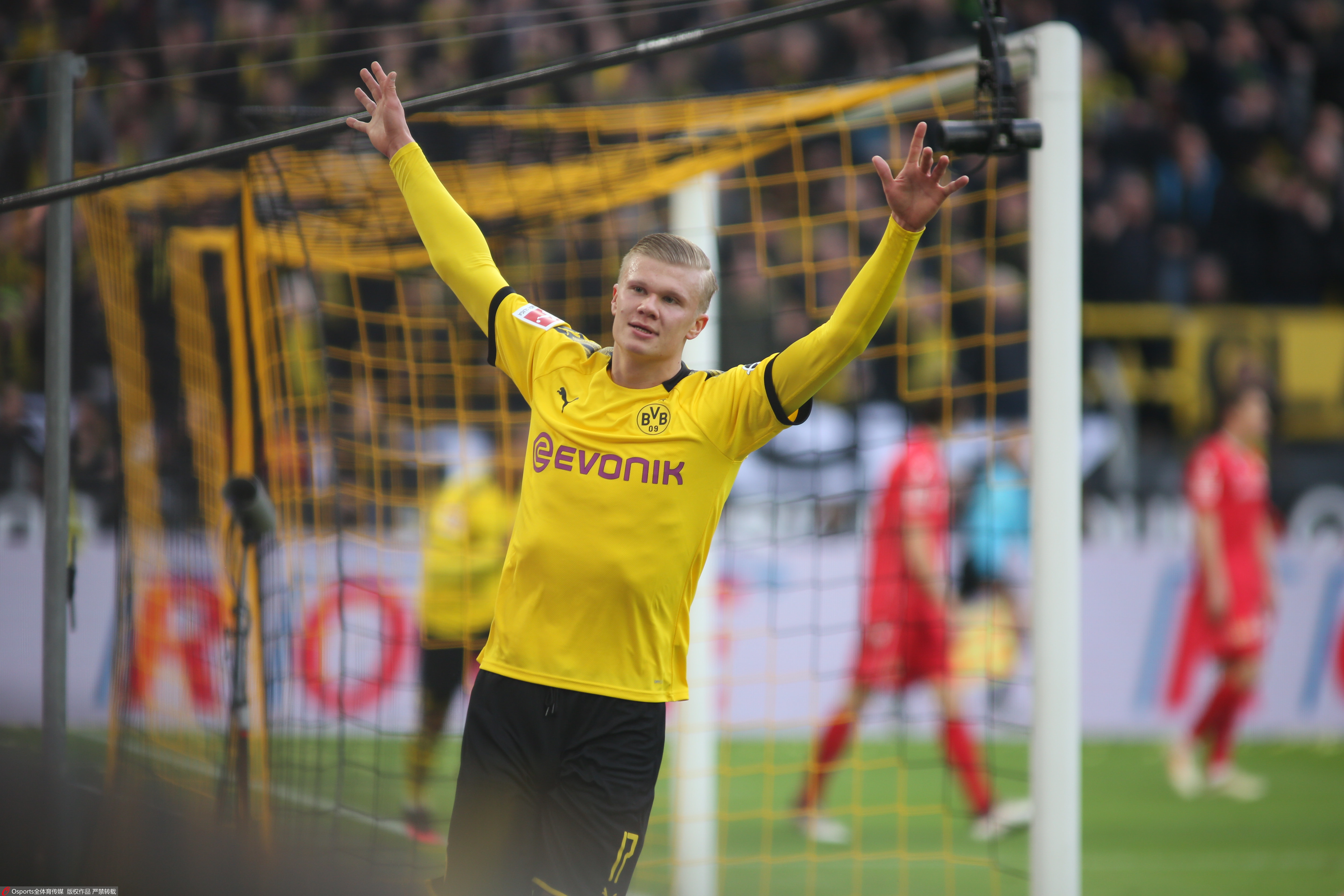 湖凯大战伤病报告：东契奇缺席，斯玛特和杰伦·布朗出战成疑（湖凯之战伤情更新：东契奇无缘登场，斯玛特与杰伦·布朗出战存疑）