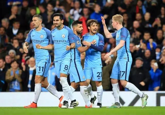 巴西上一次落位世界杯C组是2002年，近两届冠军都出自C组（巴西上次被分入世界杯C组还是2002年，最近两届的冠军皆出自C组）