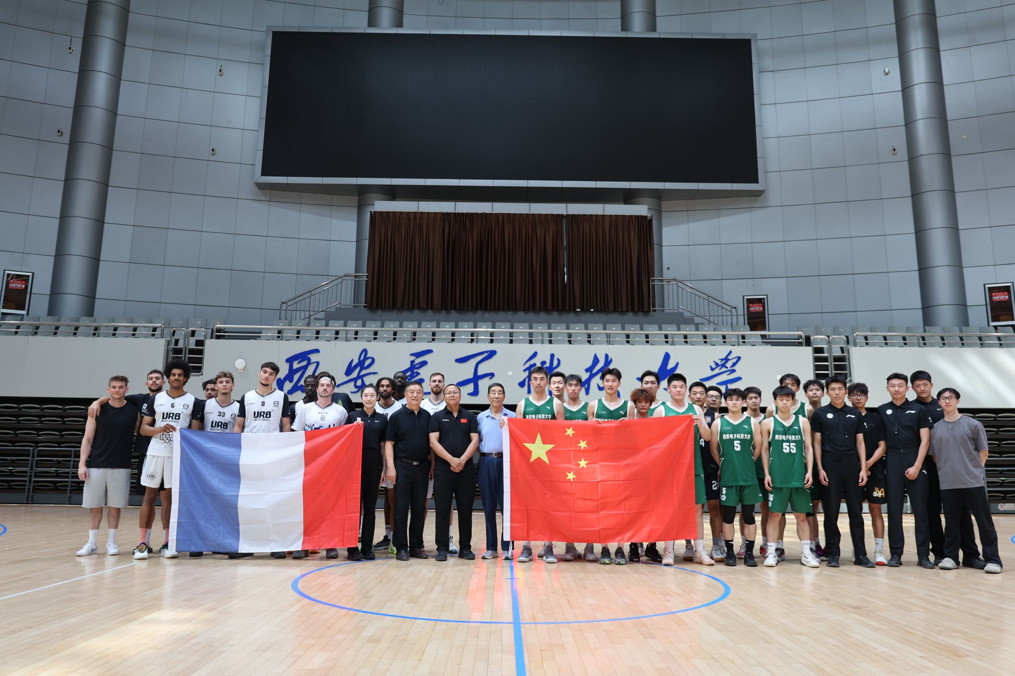 记者：泰山以次顶薪续约瓦科，有海滨城市球队报价但球员无意（记者：瓦科以次顶薪续留泰山，拒绝海滨城市球队报价）